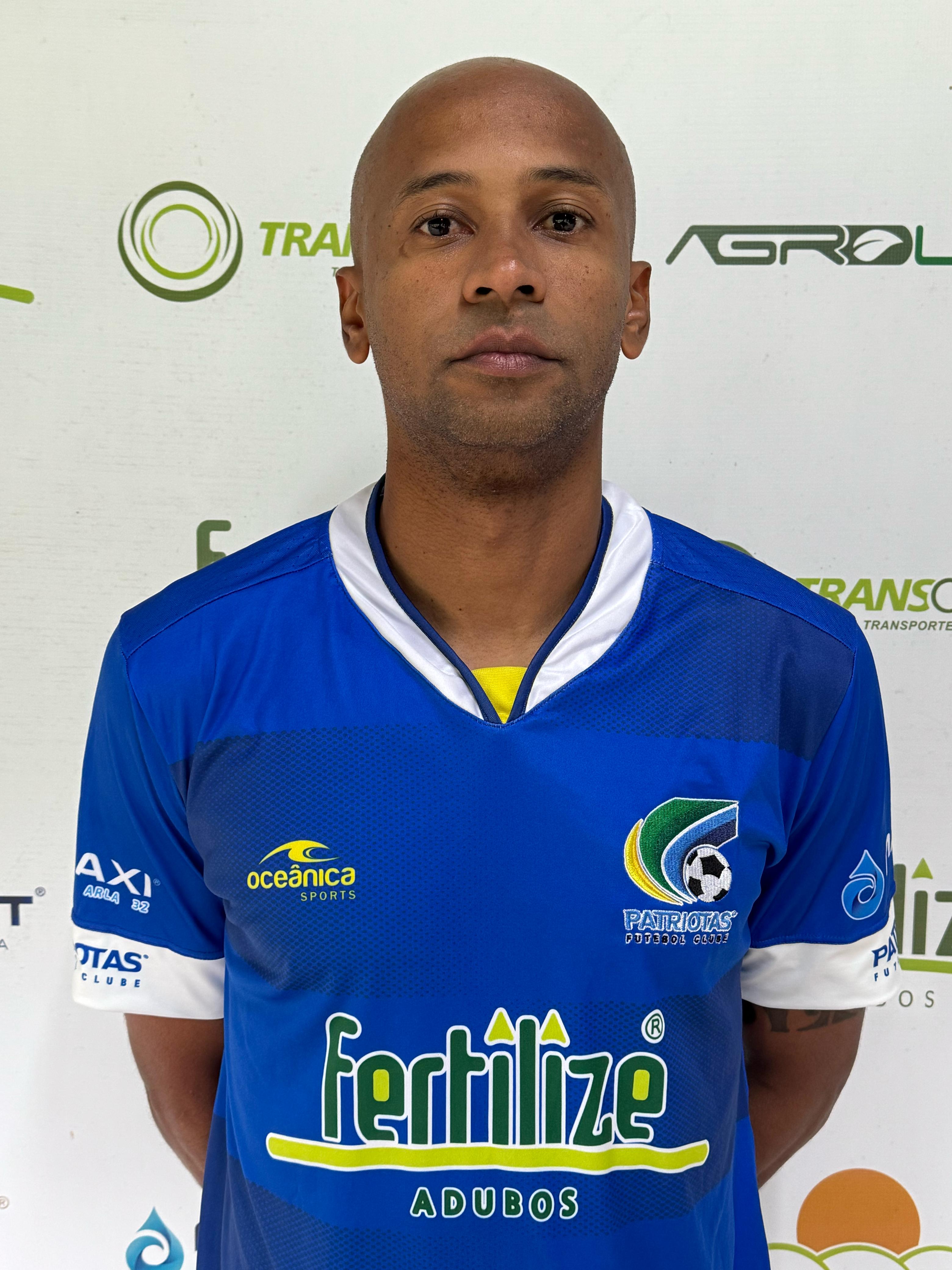 VINICIUS KISS